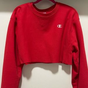RED CHAMPION CROPPED CREWNECK‼️